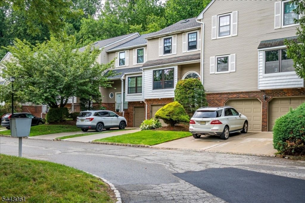 4506 Stonehedge Rd, Edison Twp., NJ 08820 — photo 2