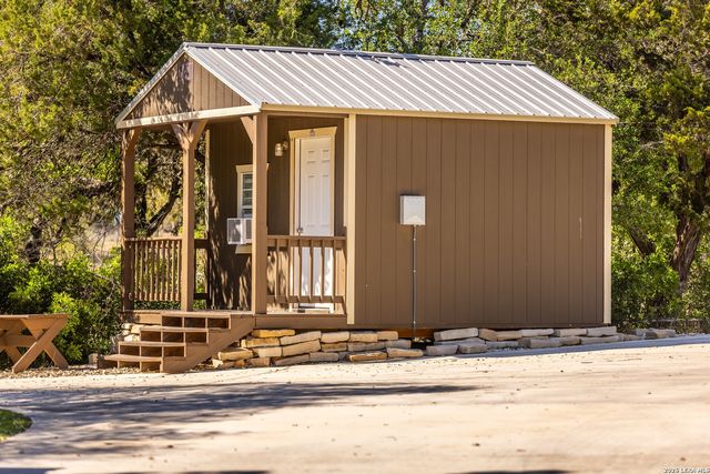 6110 STATE HIGHWAY 173 N, Hondo, TX 78861