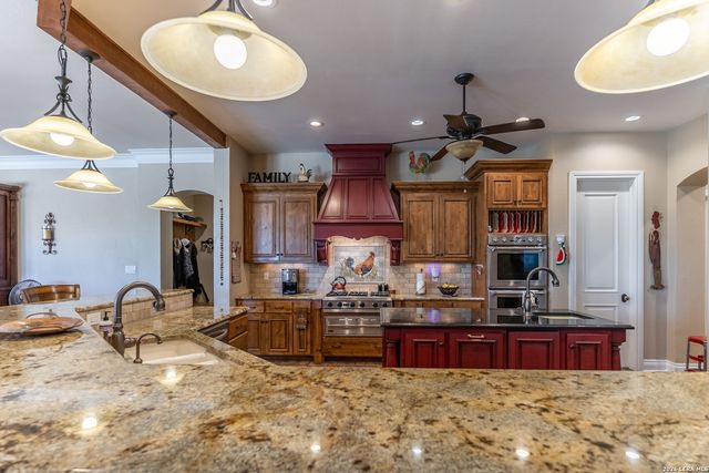6110 STATE HIGHWAY 173 N, Hondo, TX 78861
