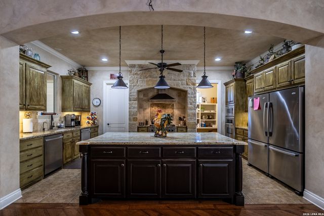 6110 STATE HIGHWAY 173 N, Hondo, TX 78861