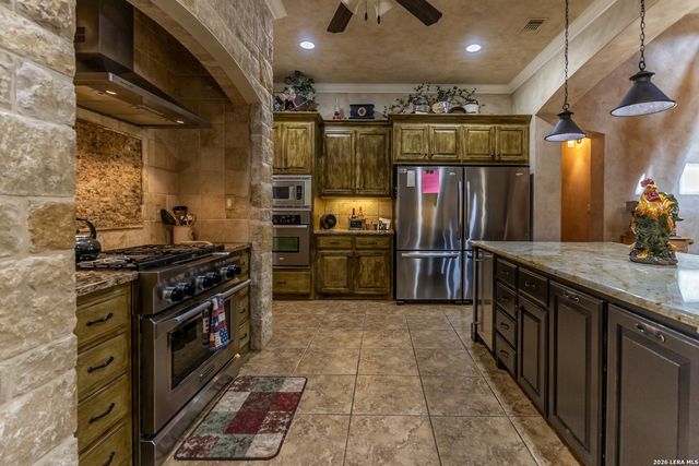 6110 STATE HIGHWAY 173 N, Hondo, TX 78861