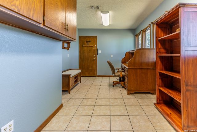 6110 STATE HIGHWAY 173 N, Hondo, TX 78861
