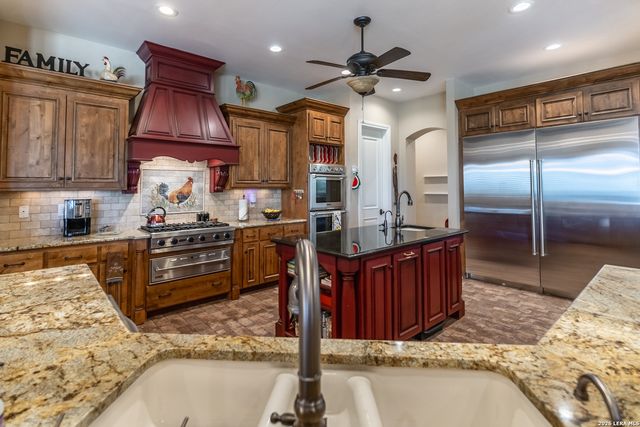 6110 STATE HIGHWAY 173 N, Hondo, TX 78861