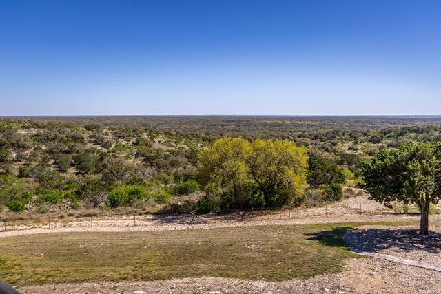 6110 STATE HIGHWAY 173 N, Hondo, TX 78861