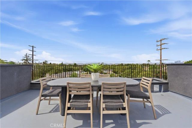11702 Charnock Road, Los Angeles, CA 90066