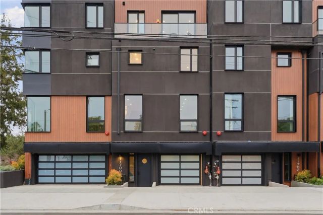 11702 Charnock Road, Los Angeles, CA 90066