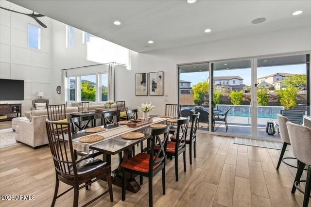 1812 E FALLEN LEAF Lane, Phoenix, AZ 85024