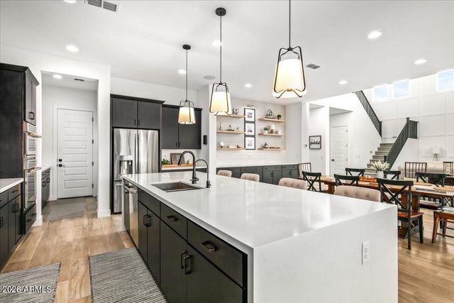 1812 E FALLEN LEAF Lane, Phoenix, AZ 85024