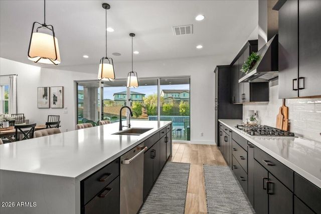 1812 E FALLEN LEAF Lane, Phoenix, AZ 85024