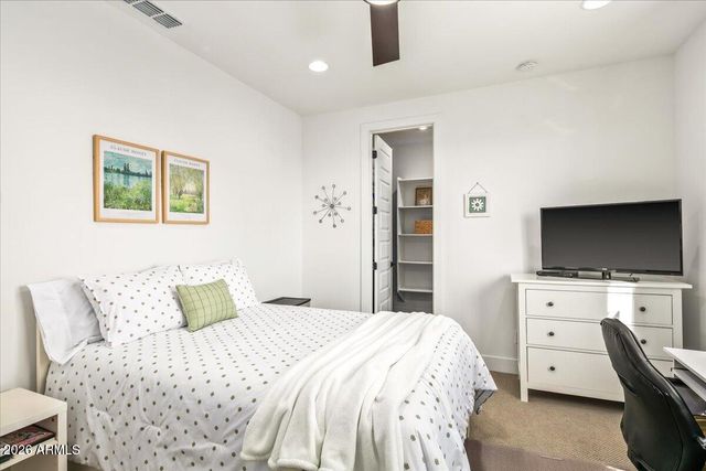 1812 E FALLEN LEAF Lane, Phoenix, AZ 85024