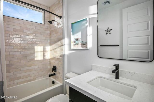 1812 E FALLEN LEAF Lane, Phoenix, AZ 85024