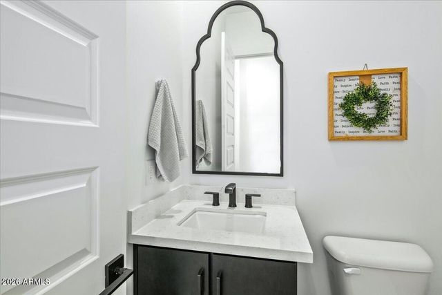 1812 E FALLEN LEAF Lane, Phoenix, AZ 85024