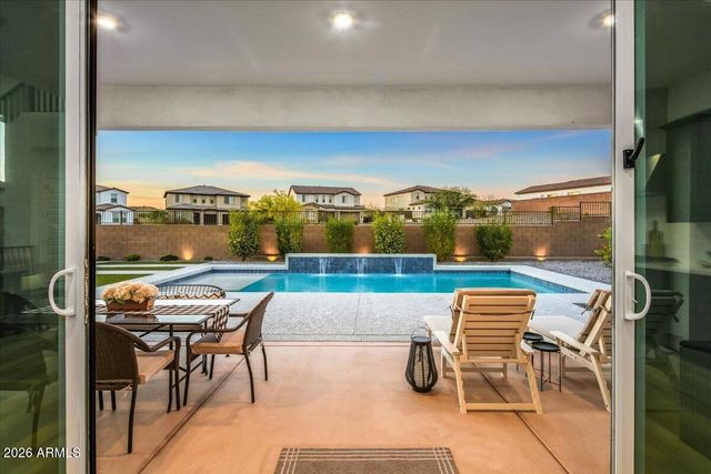 1812 E FALLEN LEAF Lane, Phoenix, AZ 85024