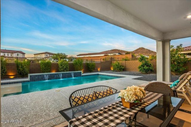 1812 E FALLEN LEAF Lane, Phoenix, AZ 85024