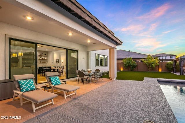 1812 E FALLEN LEAF Lane, Phoenix, AZ 85024