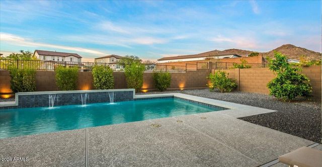 1812 E FALLEN LEAF Lane, Phoenix, AZ 85024