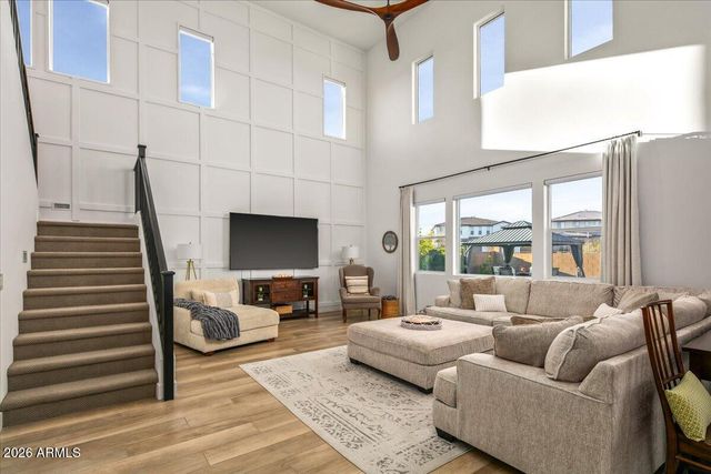 1812 E FALLEN LEAF Lane, Phoenix, AZ 85024