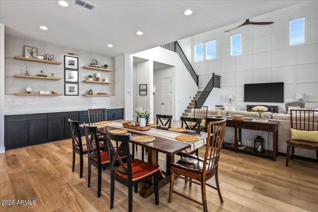 1812 E FALLEN LEAF Lane, Phoenix, AZ 85024