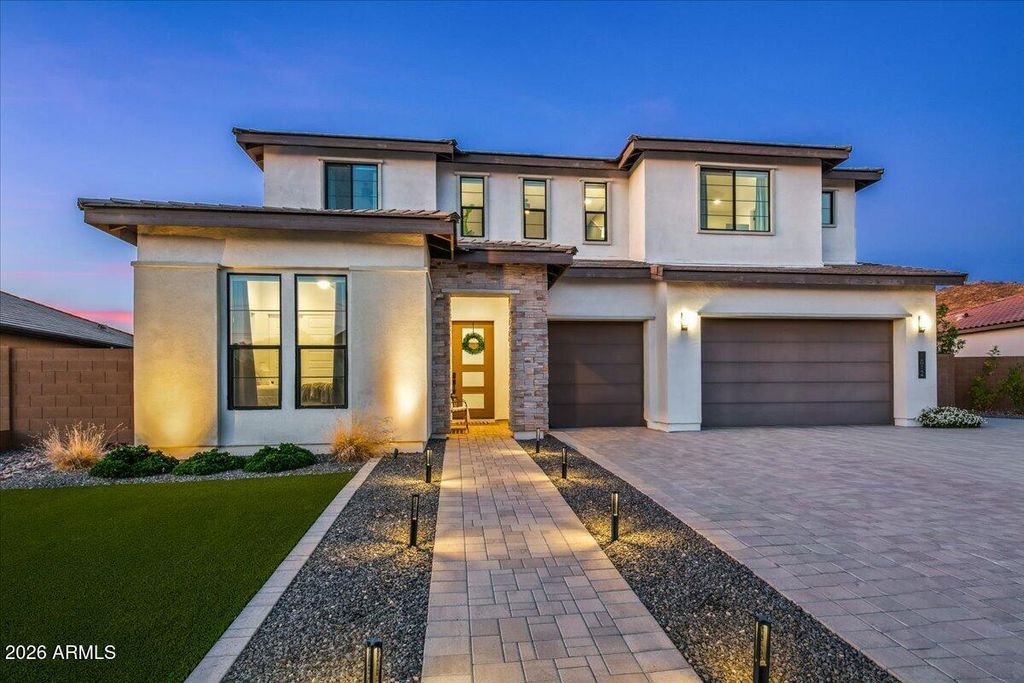 1812 E FALLEN LEAF Lane, Phoenix, AZ 85024