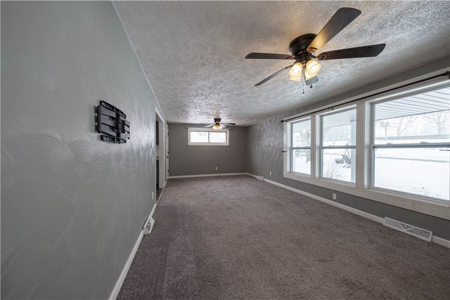 1020 Roosevelt Way, New Alexandria, PA 15670