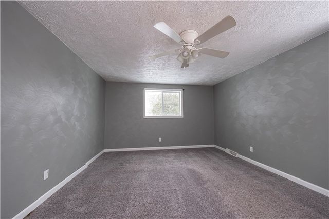 1020 Roosevelt Way, New Alexandria, PA 15670