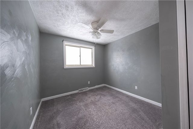 1020 Roosevelt Way, New Alexandria, PA 15670