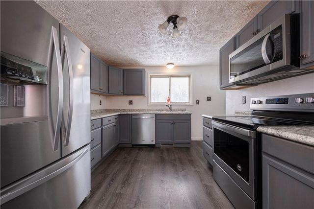 1020 Roosevelt Way, New Alexandria, PA 15670