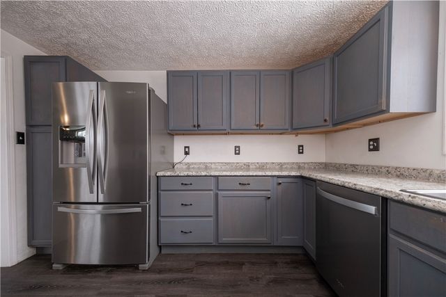 1020 Roosevelt Way, New Alexandria, PA 15670