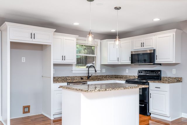 143 Evergreen Cir, Hendersonville, TN 37075