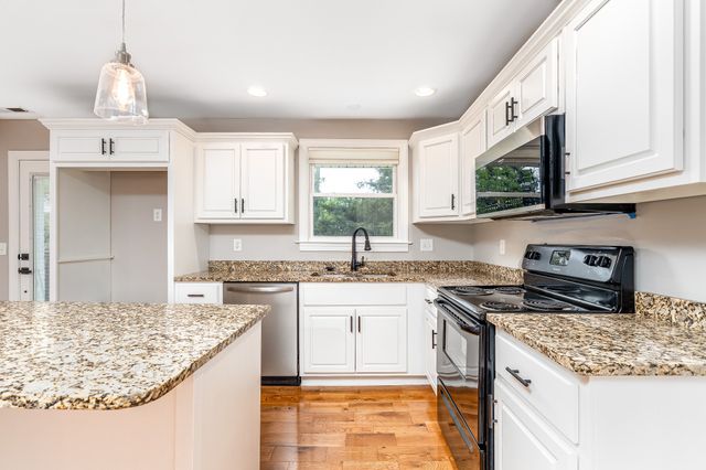 143 Evergreen Cir, Hendersonville, TN 37075