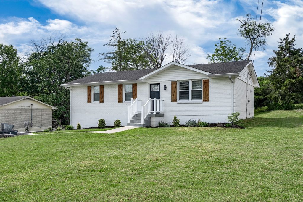 143 Evergreen Cir, Hendersonville, TN 37075