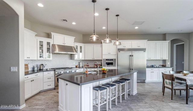 4250 E VALENCIA Drive, Phoenix, AZ 85042