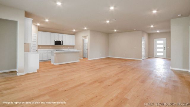 15654 S 35th East Avenue, Bixby, OK 74008