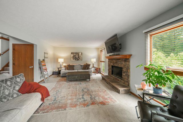 411 Hillbrook Drive, Cuyahoga Falls, OH 44223