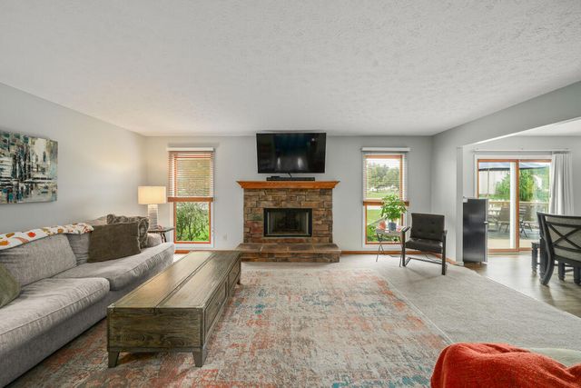 411 Hillbrook Drive, Cuyahoga Falls, OH 44223