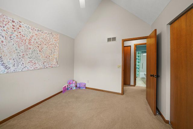 411 Hillbrook Drive, Cuyahoga Falls, OH 44223