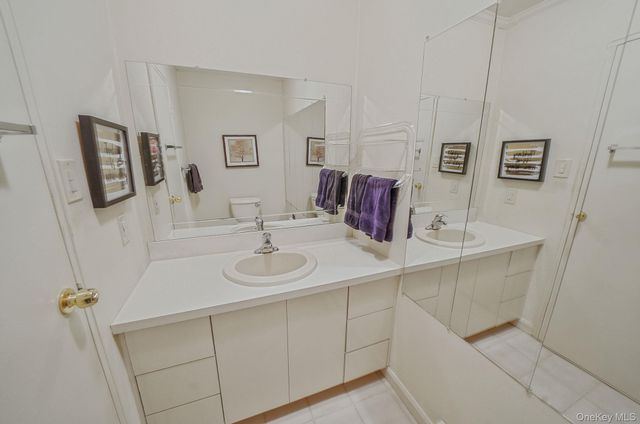 8 Linden Street, Selden, NY 11784