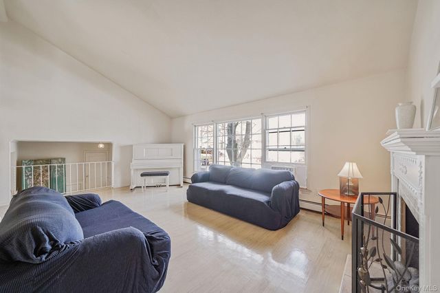 8 Linden Street, Selden, NY 11784