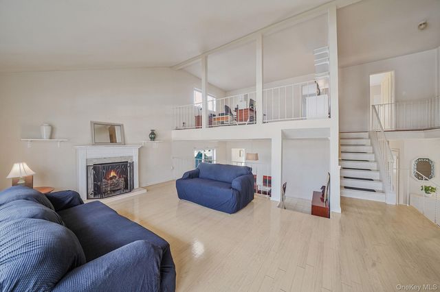 8 Linden Street, Selden, NY 11784