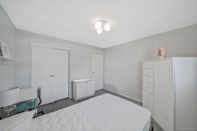 8 Linden Street, Selden, NY 11784