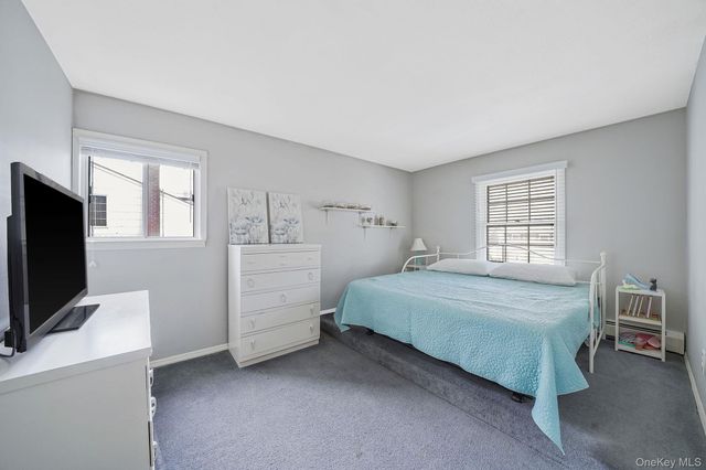 8 Linden Street, Selden, NY 11784