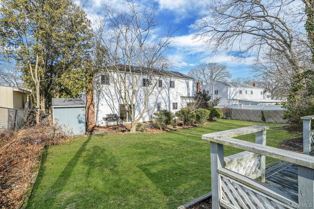 8 Linden Street, Selden, NY 11784