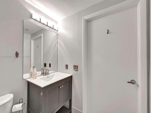2475 Brickell Ave 804, Miami, FL 33129