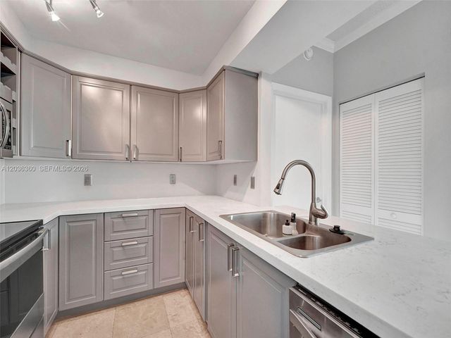 2475 Brickell Ave 804, Miami, FL 33129