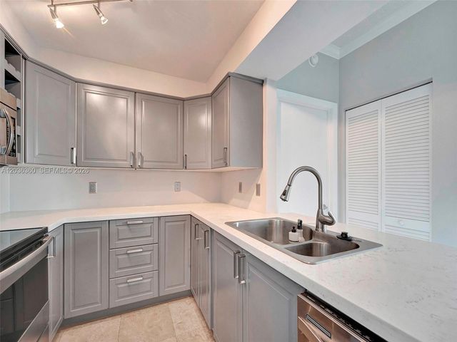 2475 Brickell Ave 804, Miami, FL 33129