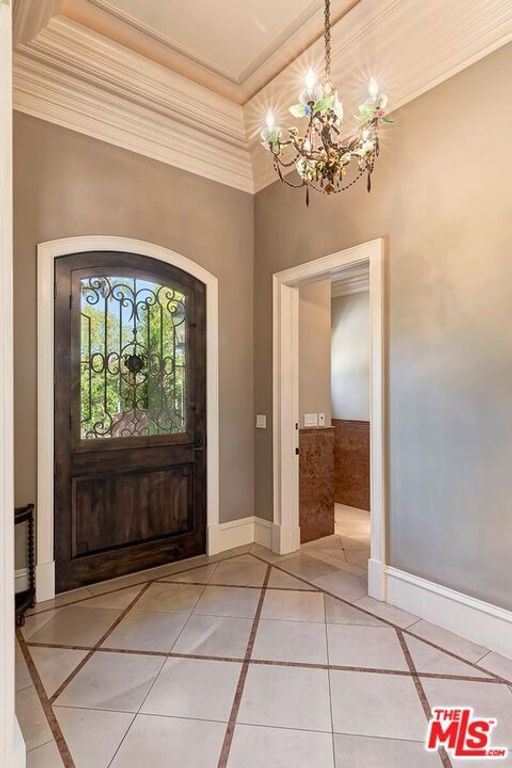 513 N Canon Drive, Beverly Hills, CA 90210 — photo 2