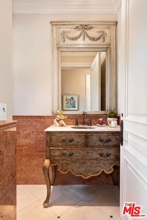 513 N Canon Drive, Beverly Hills, CA 90210 — photo 3