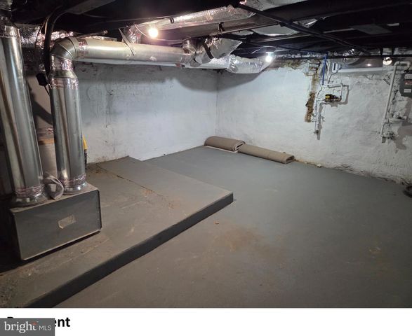 7 N LOCUST AVE, Marlton, NJ 08053