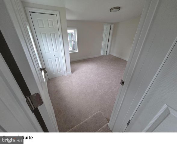 7 N LOCUST AVE, Marlton, NJ 08053