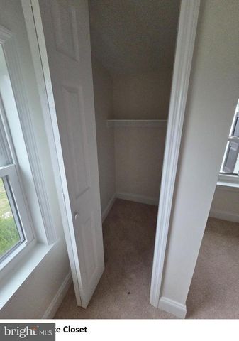 7 N LOCUST AVE, Marlton, NJ 08053